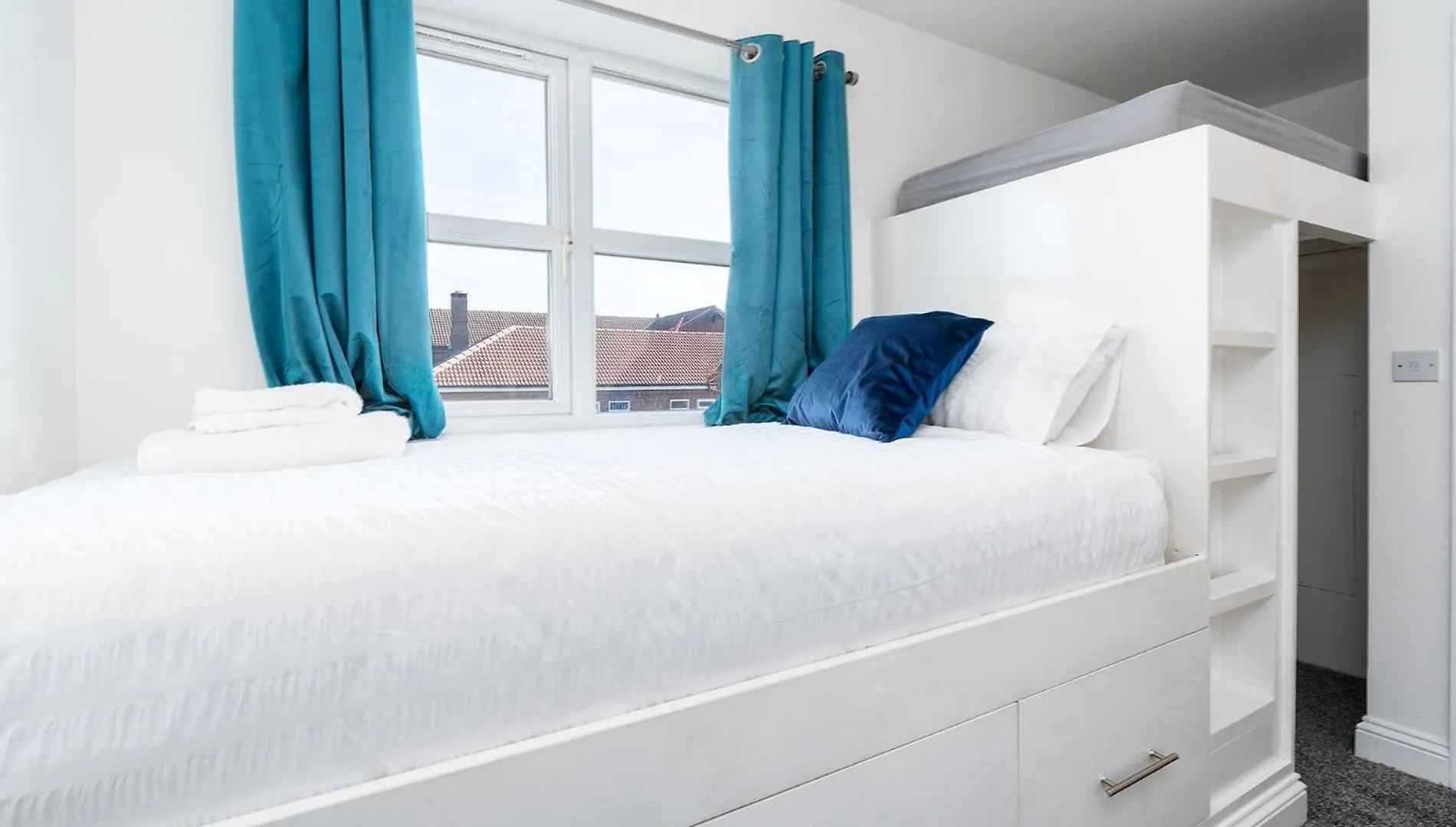 Apartment 4Bdr House,8 Guests, Contractor Stays , Holiday Home, Free Parking, Reliable Wifi, Worksite And Amenities Nearby! Doncaster