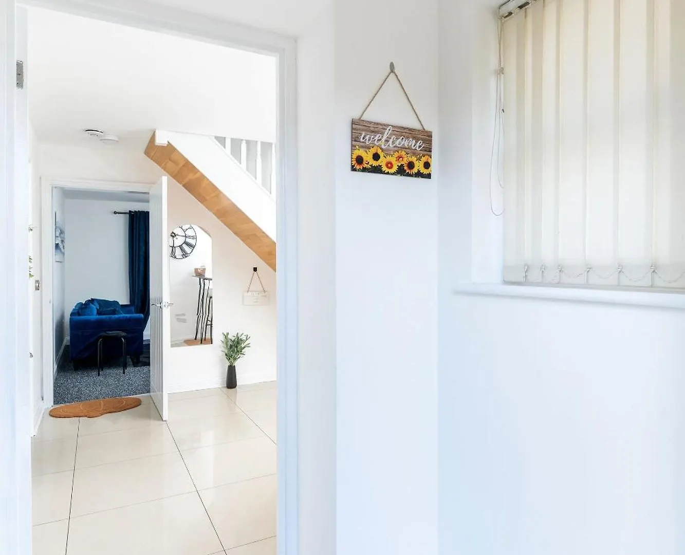 4Bdr House,8 Guests, Contractor Stays , Holiday Home, Free Parking, Reliable Wifi, Worksite And Amenities Nearby! Doncaster Apartment