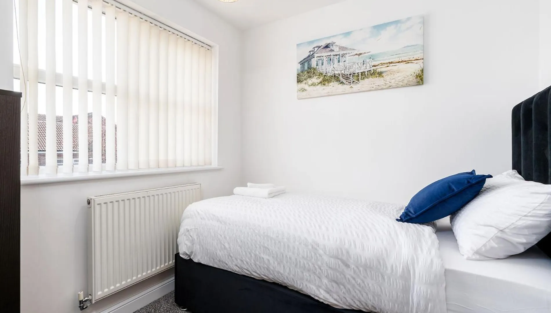 Apartment 4Bdr House,8 Guests, Contractor Stays , Holiday Home, Free Parking, Reliable Wifi, Worksite And Amenities Nearby! Doncaster